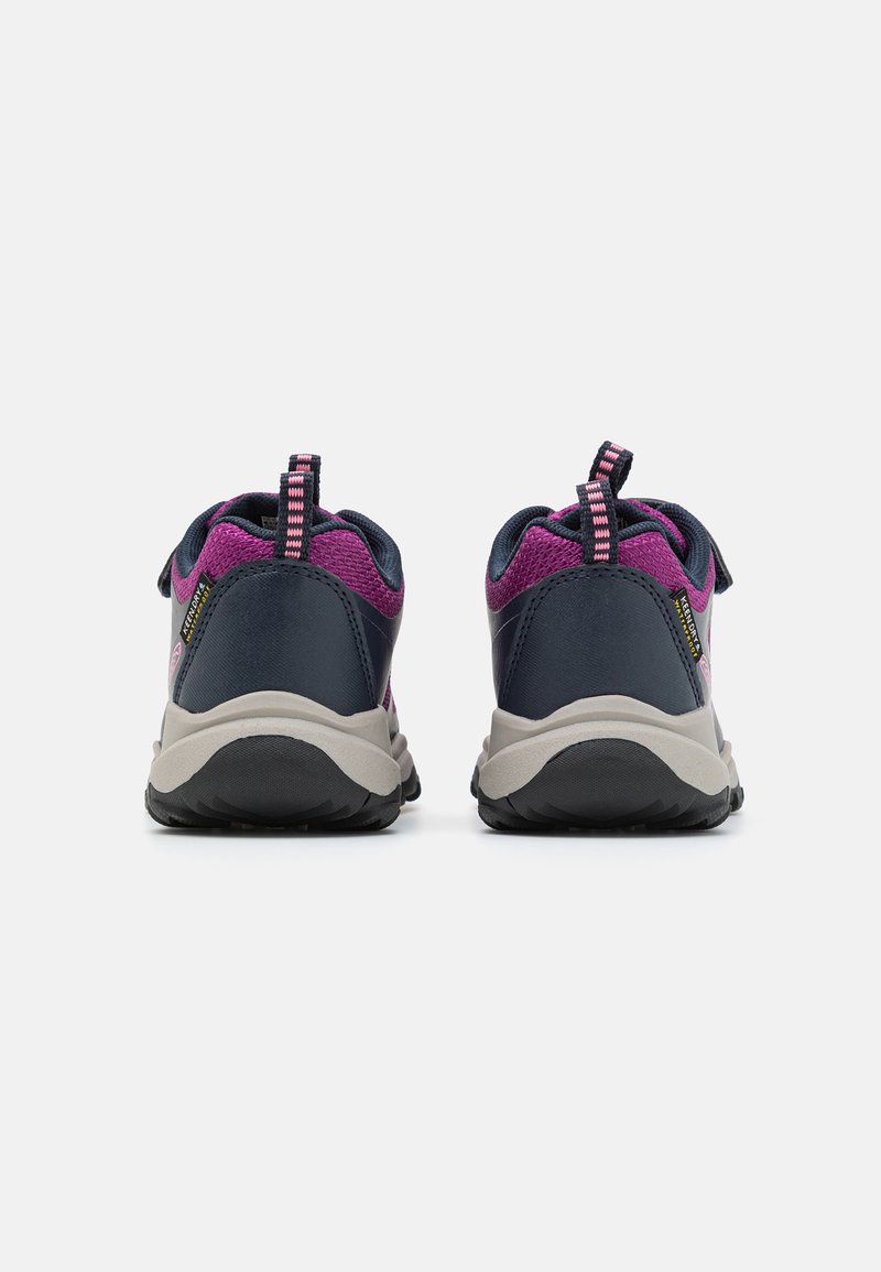 KEEN Wanduro Low Waterproof - Chaussures De Randonnée Et Aventure Enfant Imperméables, Semelle Robustes, Pointe Protégée, Confort Toute La Journée