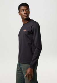Wrangler LONG SLEEVE LS_AMERICANA - REGULAR FIT - Maglione - black