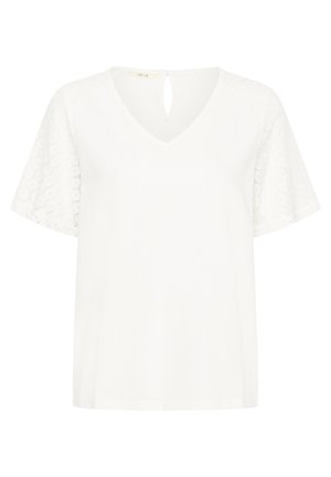Fehér rövid ujjú blúz V-nyakkivágással és csipkemintás ujjakkal, kis hátul kulcslyukas gombzárral.