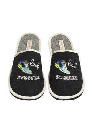 Schwarze Filzpantoffeln mit weißem Rand, die ein gesticktes, mehrfarbiges Sneaker-Design und den Text "lauf BURSCH" auf jedem Schuh zeigen. Weicher Stoff.