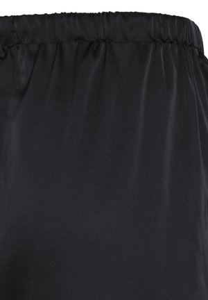 ICHI, IHFUCHILLA SHO - Lühikesed püksid - black