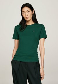Tommy Hilfiger SLIM CODY - T-shirt con stampa - ornamental green