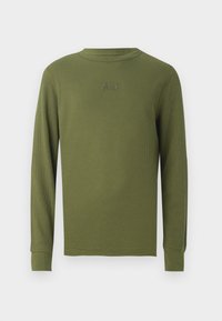 Oliven grønn langermet vaffelstrikket skjorte med rund hals og liten brodert GAP-logo sentrert på brystet.