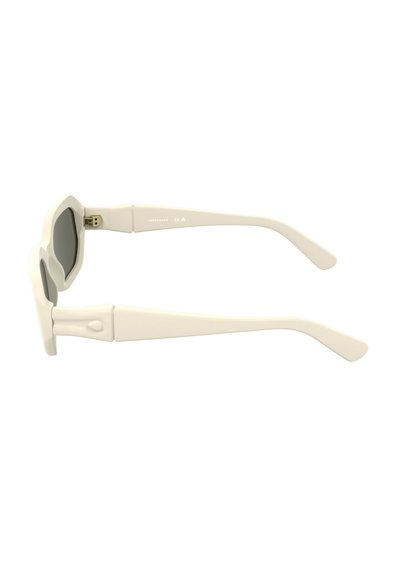 Lunettes de soleil blanches avec une monture géométrique, des verres foncés, des branches larges et un détail de marque subtil sur le côté. Finition plastique lisse.