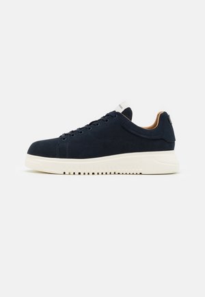 Emporio Armani Trainers - black