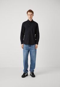 Esprit SOLID SHIRT SLIM FIT - Srajca - black