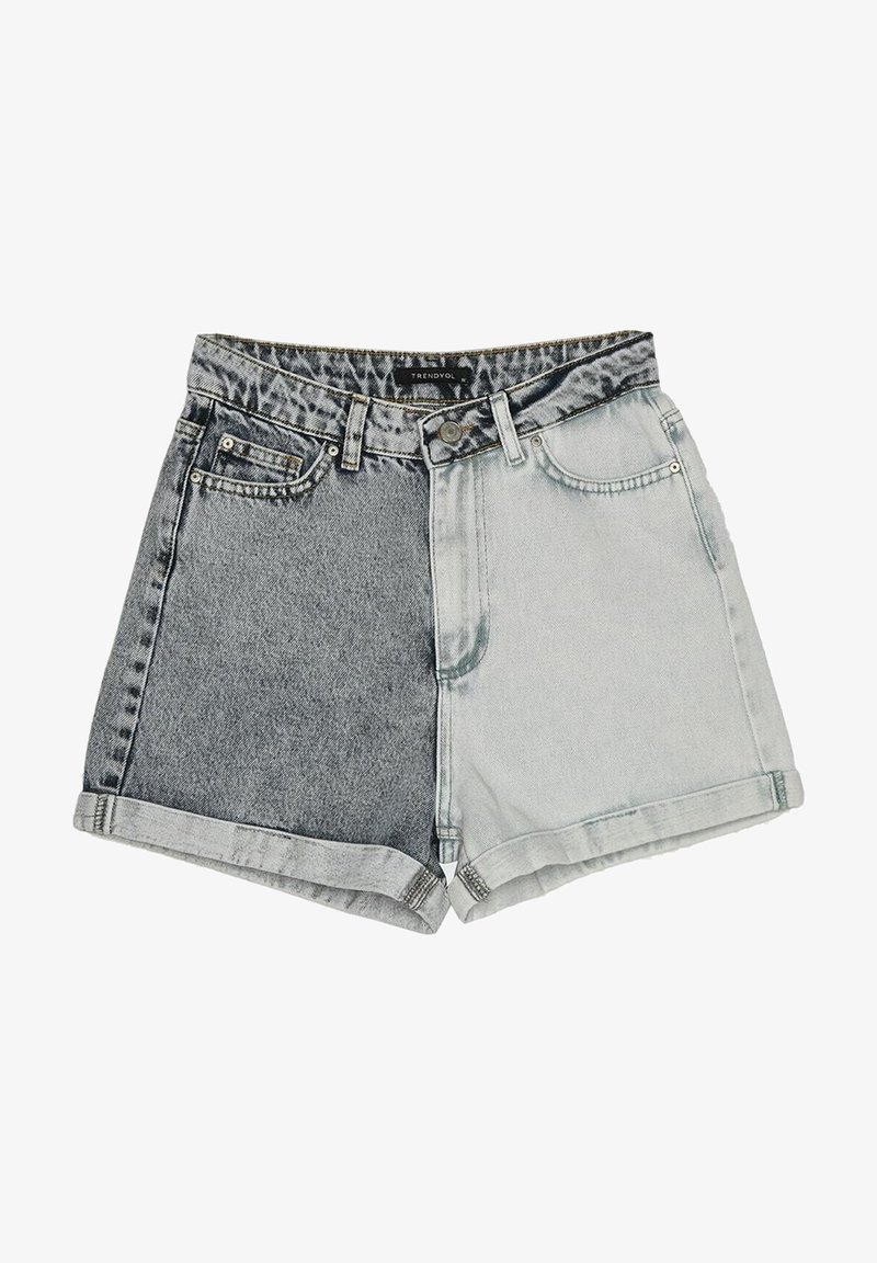 Korkeavyötäröiset denimit farkkushortsit, joissa on värilohko design; toinen lahje tummanharmaa ja toinen vaaleanharmaa, käännettyjen lahkeiden ja etutaskujen kanssa.