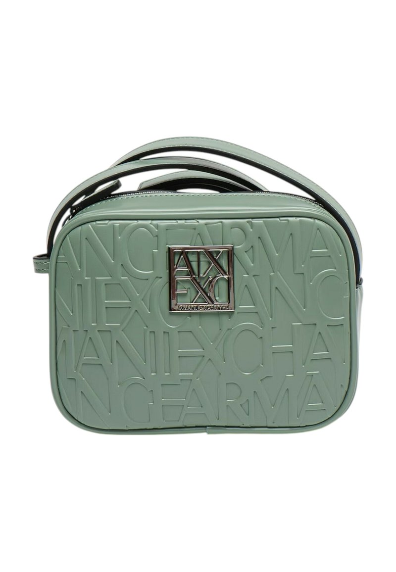Borsa a mano verde con logo in rilievo, forma rettangolare, doppio manico e superficie liscia. Presenta un dettaglio in metallo argentato lucido.