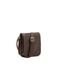 Borsa a tracolla in pelle marrone con forma rettangolare, texture liscia, cinghia regolabile e dettaglio della chiusura a fibbia sul davanti.