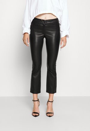 Lederhose Aylin schwarz main image 1