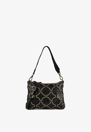 Schwarze Lederhandtasche mit goldenen genieteten Kreis-Mustern, einem kurzen Schulterriemen und einem abnehmbaren, längeren verstellbaren Riemen.