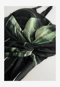 Non sélectionné, black green leaf