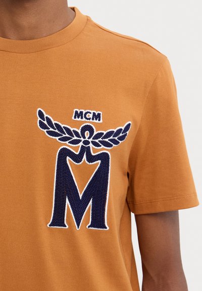 MCM LOGO - T-shirts print - cognac