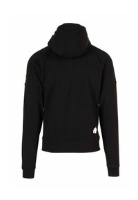 Zwarte hoodie van een gestructureerde stof, met een aansluitende capuchon en lange mouwen. Heeft een klein wit logo dichtbij de zoom aan de linkerkant.