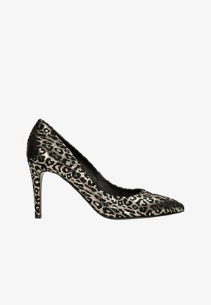 Černé a zlaté leopardí vyšší podpatky se špičatou špičkou, které se vyznačují elegantním designem, hladkou texturou a tenkým stiletto vysokým podpatkem.