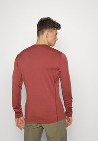 icebreaker MEN CREWE - Camisola de manga comprida - grape