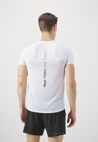 NNormal RACE  - Sportovní tričko - weiß natural