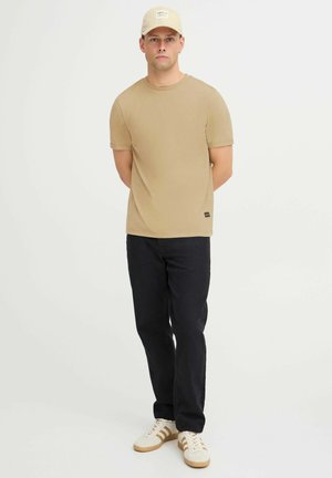 Blend BHTEE 5 PACK - Lihtne T-särk - cornsforestwinedressbblack