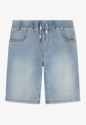 Lyseblå denimshorts med elastisk taljebånd og hvide Levi's-brandede snore, der har forlommer og sidesyningsdetaljer.