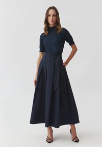 TATUUM TAFTANI - Krilo A-kroja - navy