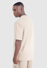 Smilodox OSKAR - Jednoduché tričko - creme