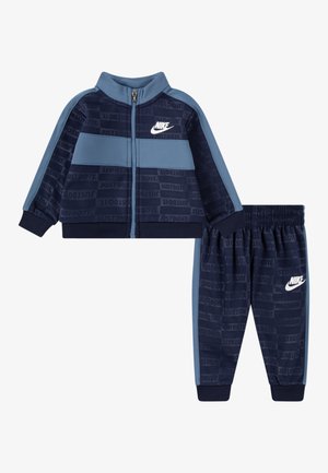 TEXTURED CLUB TRICOT SET - Træningsbukser - midnight navy