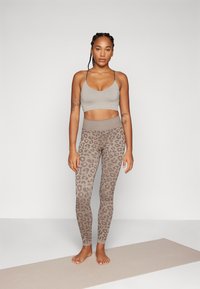 Yogasearcher BIDAIA SEAMLESS LEGGING - Tights - cacao