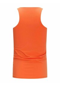 Oranžový bezramenný top z hladké tkaniny, s kulatým výstřihem a přiléhavým střihem bez vzorů nebo kovových prvků.