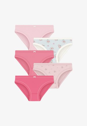 Fem par dameunderbukser: ensfarvet pink, pink med striber, hvid med blå striber og blomster, lyserød med blomstermønster og stærk pink. Alle har en bue som detalje.
