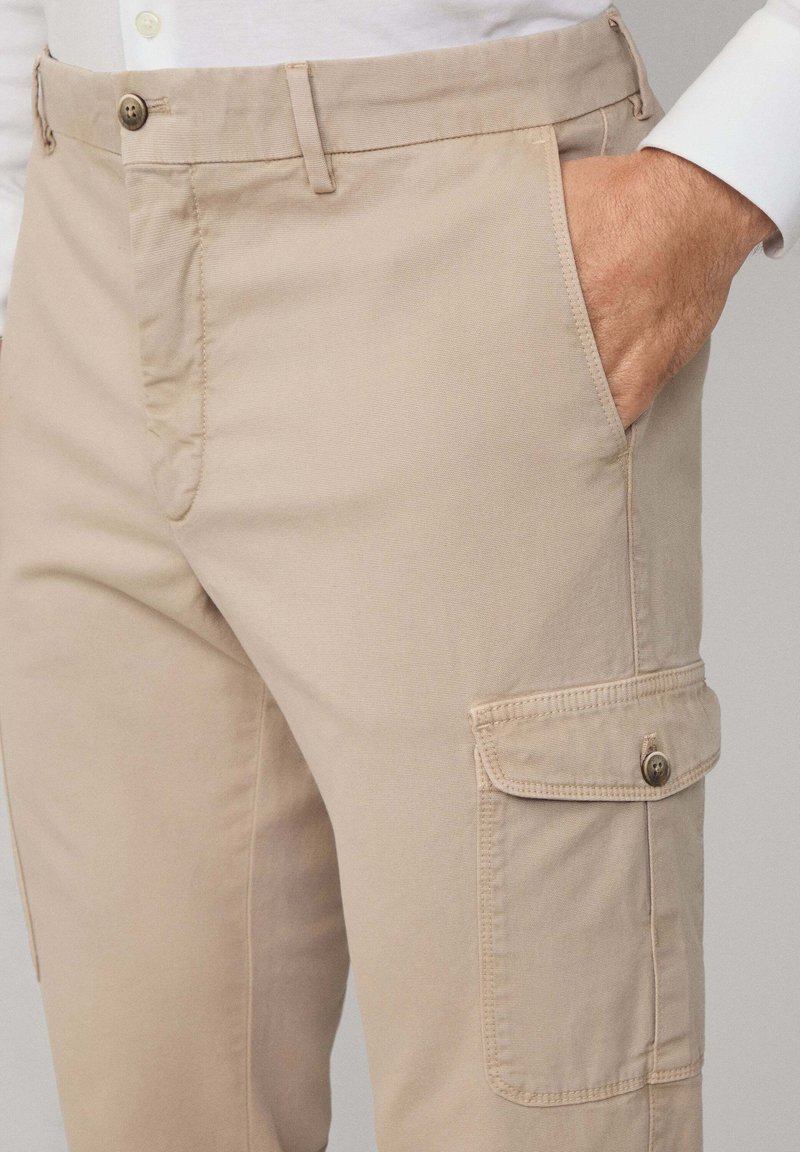 Hackett London CARGO JOGGER, Pantaloni Della Tuta, Uomo, Ecru, S