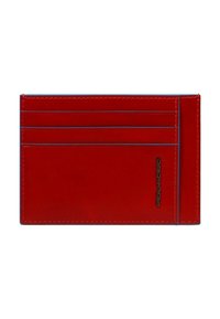 Porta carte in pelle rossa con quattro scomparti per carte e dettaglio di cuciture blu. Finitura testurizzata con logo in rilievo sul lato.