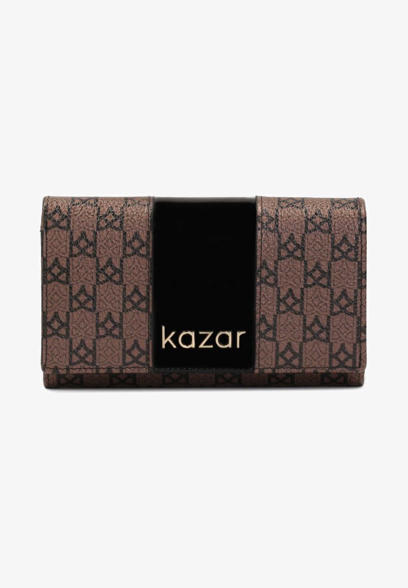 Portafoglio marrone con un motivo testurizzato, dettagli neri lucidi e logo dorato. Forma rettangolare compatta con una chiusura sicura.