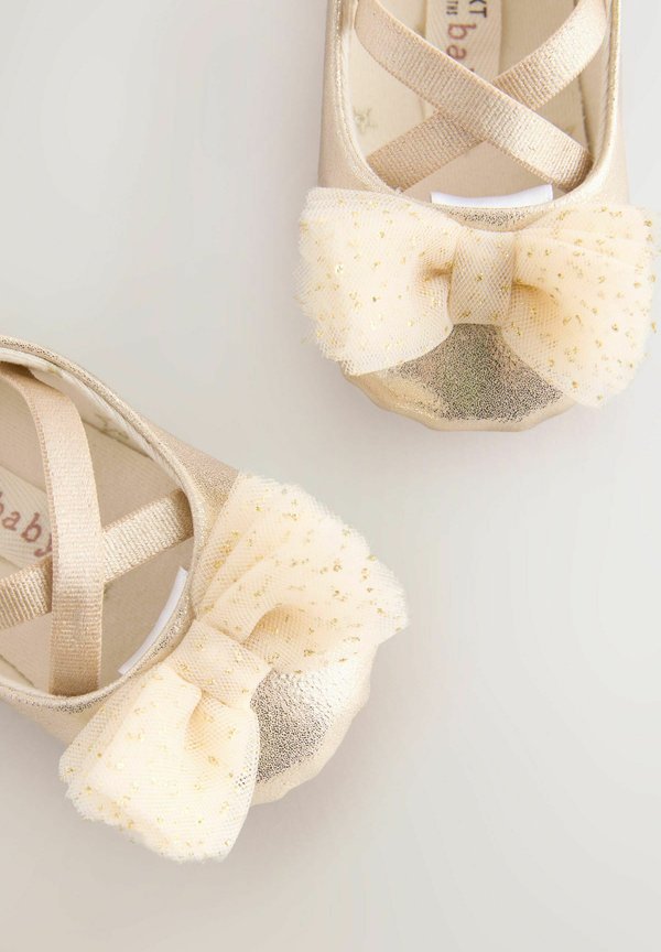 REGULAR FIT – BOW OCCASSION – Lauflernschuh – gold