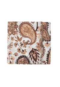 Bufanda impresa en color crema claro con patrones paisley y florales en tonos marrones y beige. Borde texturizado con detalles de flecos. Forma cuadrada.