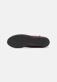 Anna Field Bailarinas con hebilla - dark red