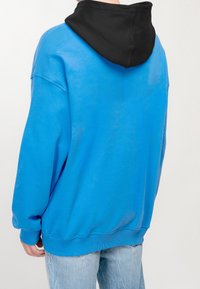 PEQUS Jersey con capucha - blue