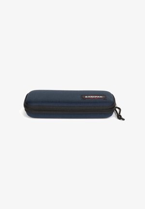 Marinblå pennfodral med en styv design, texturerat yttertyg, dragkedjestängning och en liten Eastpak-logotagg på framsidan.