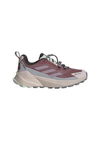 Trailrunning-Schuh in Lila und Grau mit dicker Sohle, Schnell-Schnürsystem und Gore-Tex wasserdichtem Label an der Zehe.