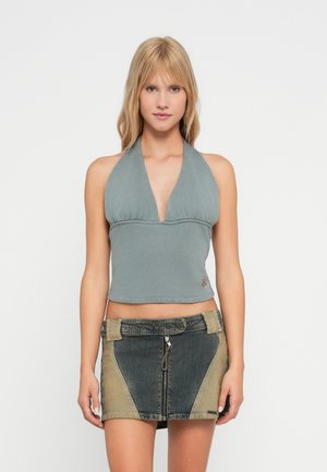 Top - duck green