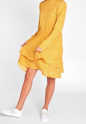Robe de jour - gold-coloured