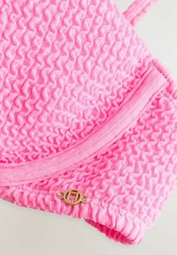 Next REGULAR FIT - CRINKLE NON PADDED WIRED - Gornji dio bikinija - neon pink