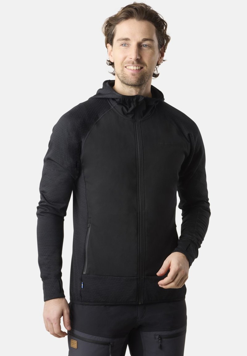 Czarny hoodie na zamek błyskawiczny z teksturowanymi ramionami i kapturem, z pełnym zamkiem błyskawicznym oraz bocznymi kieszeniami, wykonany z miękkiego, elastycznego materiału.
