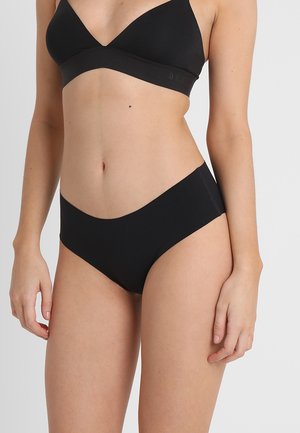Black bralette and high-waisted panties made of soft fabric. Simple design with no patterns, featuring a narrow band and seamless edges.