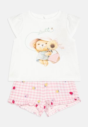 TEE RUFFLE SET - Shortsit - sugar swizzle