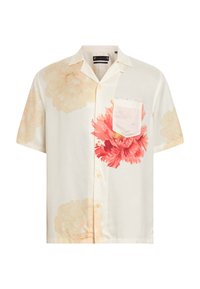 Camisa de manga corta en tela color crema claro con grandes estampados florales en rosa, un bolsillo en el pecho y cierre de botones en la parte delantera.