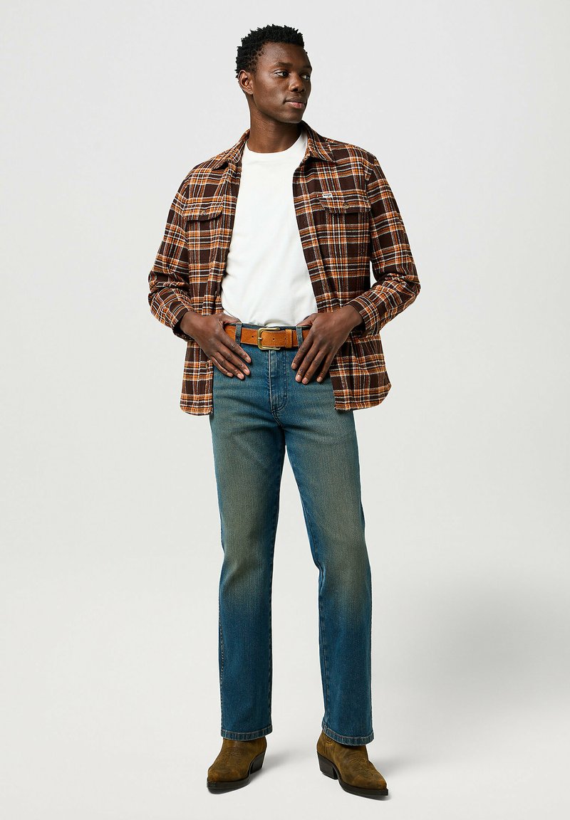 Wrangler WESTERN STITCH - MULTIPLE FITS - Riem - cognac