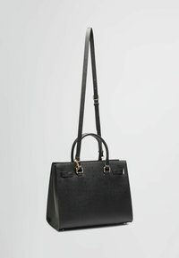 Borsa a mano in pelle nera con design strutturato, doppio manico superiore e tracolla regolabile. Caratterizzata da metalleria dorata e una finitura testurizzata.