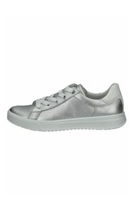 Sneaker in pelle argento con finitura testurizzata, punta rotonda, lacci sul davanti e suola ammortizzata. Presenta un accento sul tallone grigio chiaro.