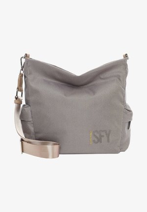 Pilkas tekstūruotas pečių krepšys su atsipalaidavusiu dizainu, reguliuojama bežine petneša ir subtiliu logotipo detaliu. Yra užtrauktukas ir šoninės kišenės.