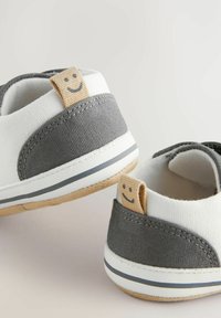 Next PRAM biały